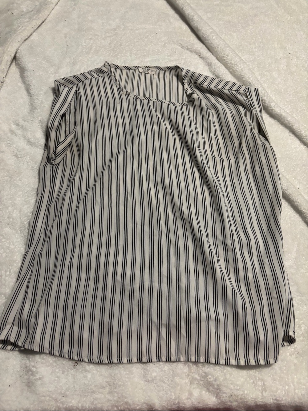 Ardene Sleeveless Vertical Stripe V-Neck Tunic - White & Black